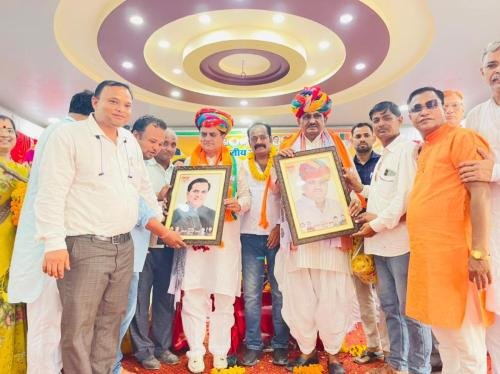 सुखबीर सिंह जौनापुरिया सांसद जी को राजस्थान भाजपा प्रदेश उपाध्यक्ष का दायित्व मिलने के बाद आज टोंक जाते समय निवाई टोंक जिला सीमा पर केएमजी होटल,निवाई नगर पालिका और टोंक शहर में जगह-जगह भव्य स्वागत किया