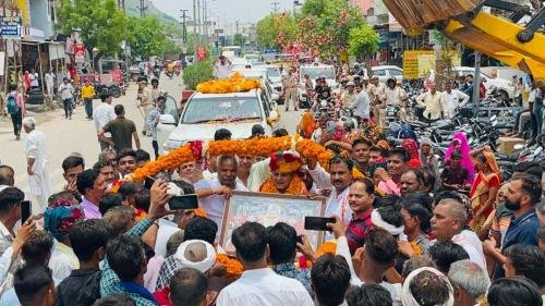 सुखबीर सिंह जौनापुरिया सांसद जी को राजस्थान भाजपा प्रदेश उपाध्यक्ष का दायित्व मिलने के बाद आज टोंक जाते समय निवाई टोंक जिला सीमा पर केएमजी होटल,निवाई नगर पालिका और टोंक शहर में जगह-जगह भव्य स्वागत किया
